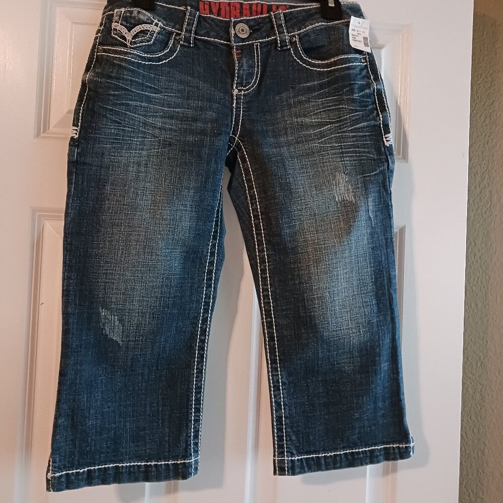 NWT - Hydraulic Distressed JuniorJean Capri